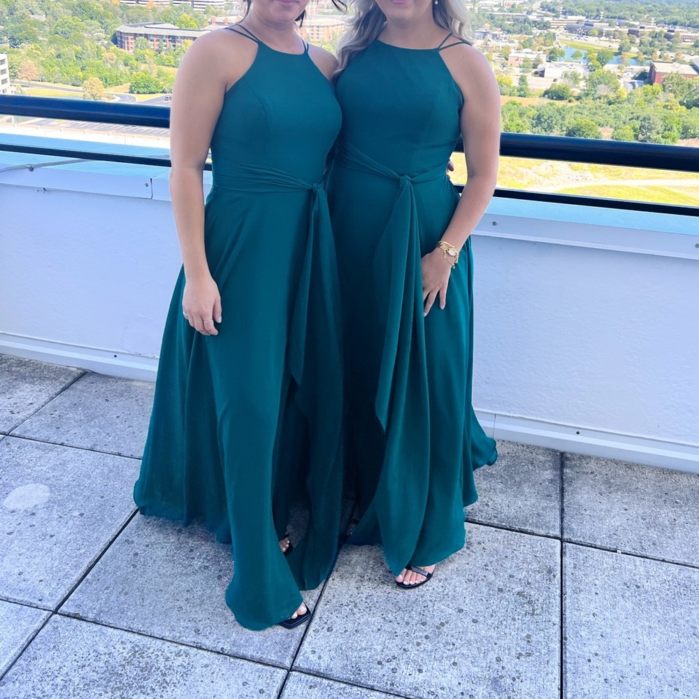 Selling dress. Typically wear a size 6, dress size 10